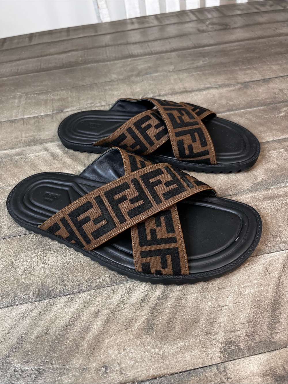 Fendi Men's Brown/Black Monogram FF Logo Slide Sandals Slip-On Straps Sz 9